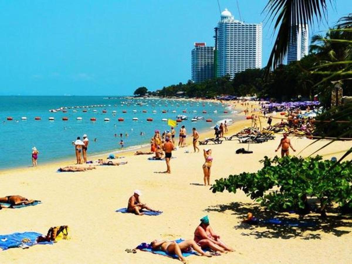 Royal Q & D Suites Pattaya Eksteriør bilde
