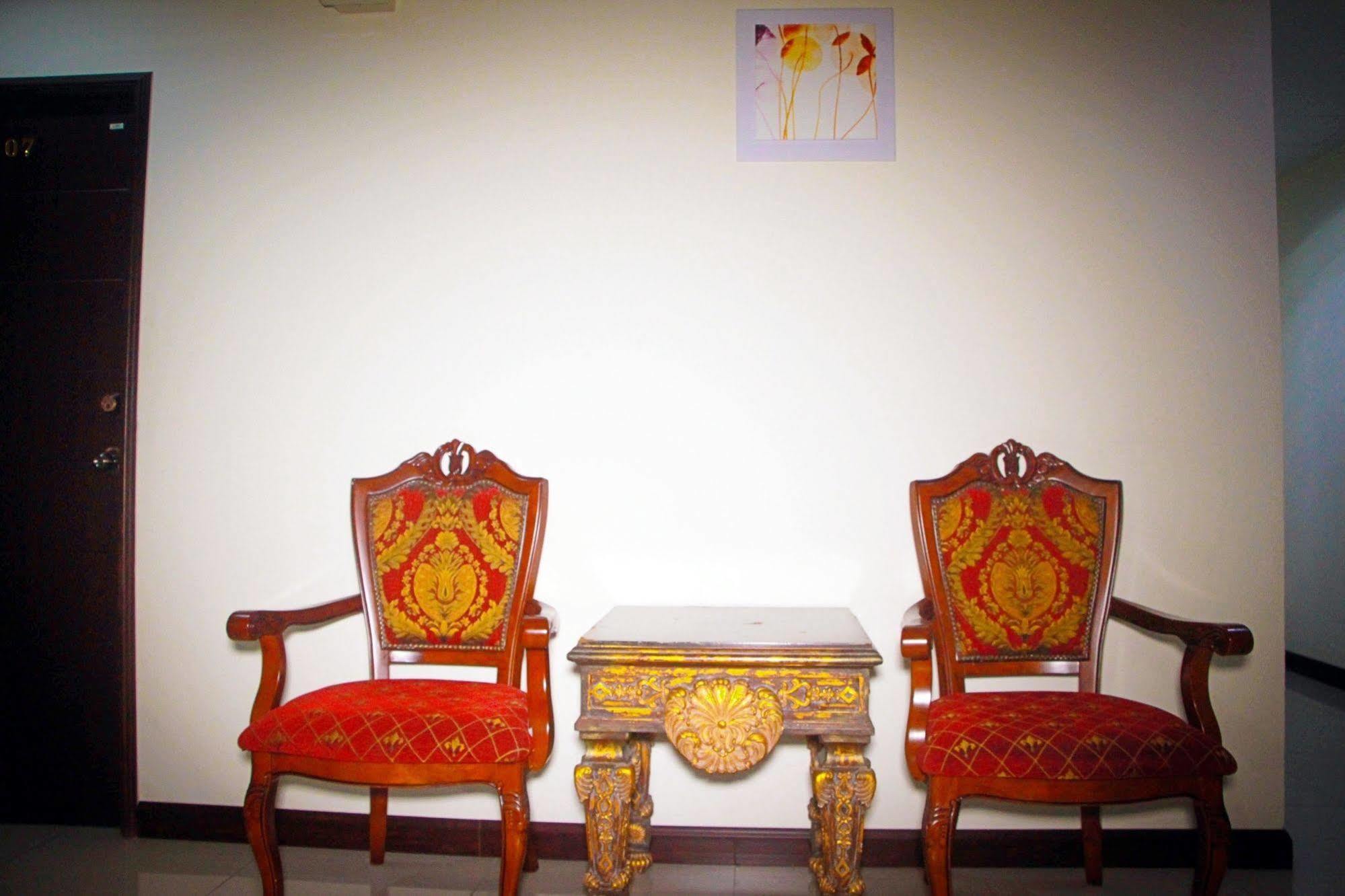 Royal Q & D Suites Pattaya Eksteriør bilde