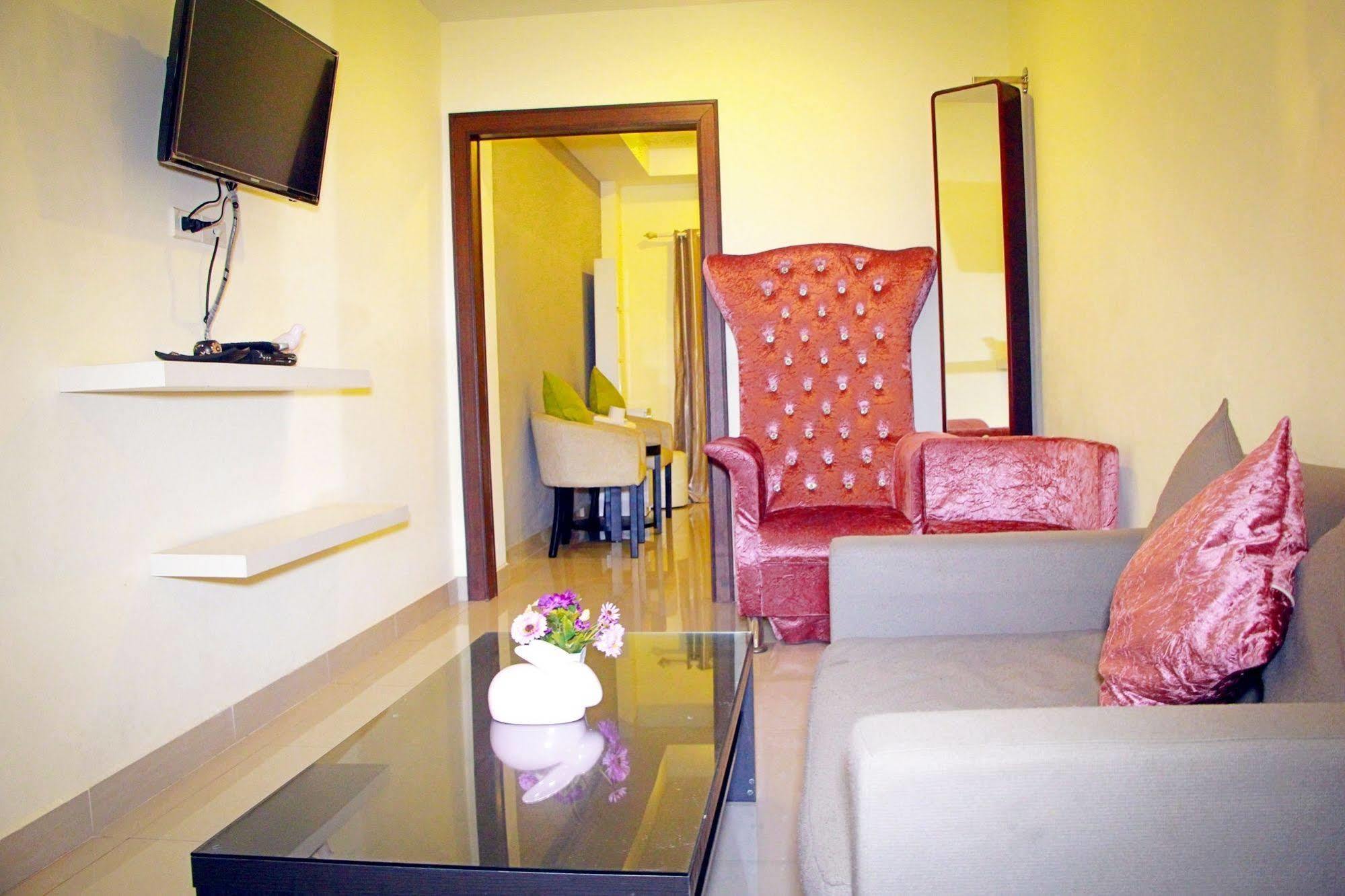 Royal Q & D Suites Pattaya Eksteriør bilde