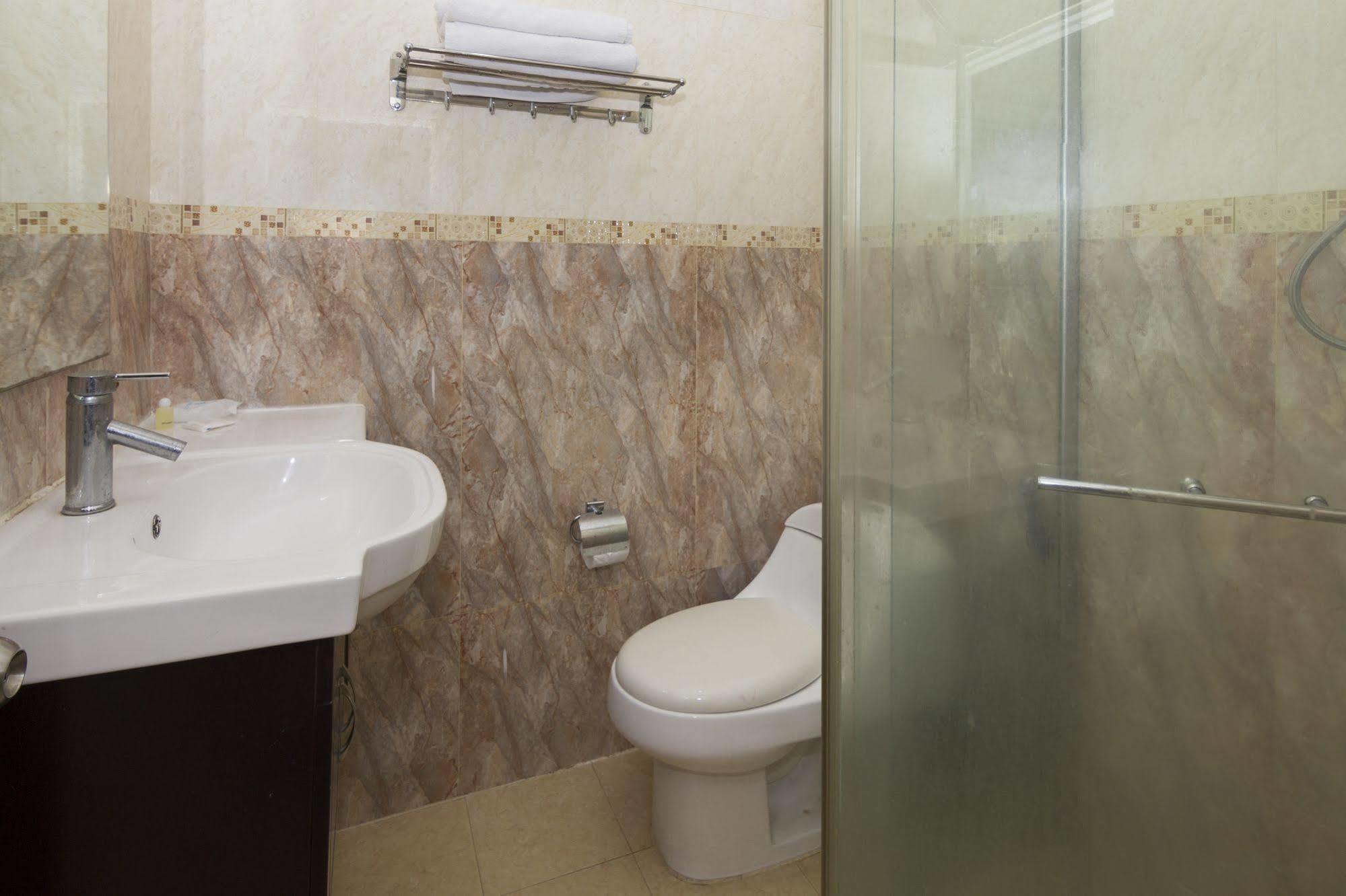 Royal Q & D Suites Pattaya Eksteriør bilde