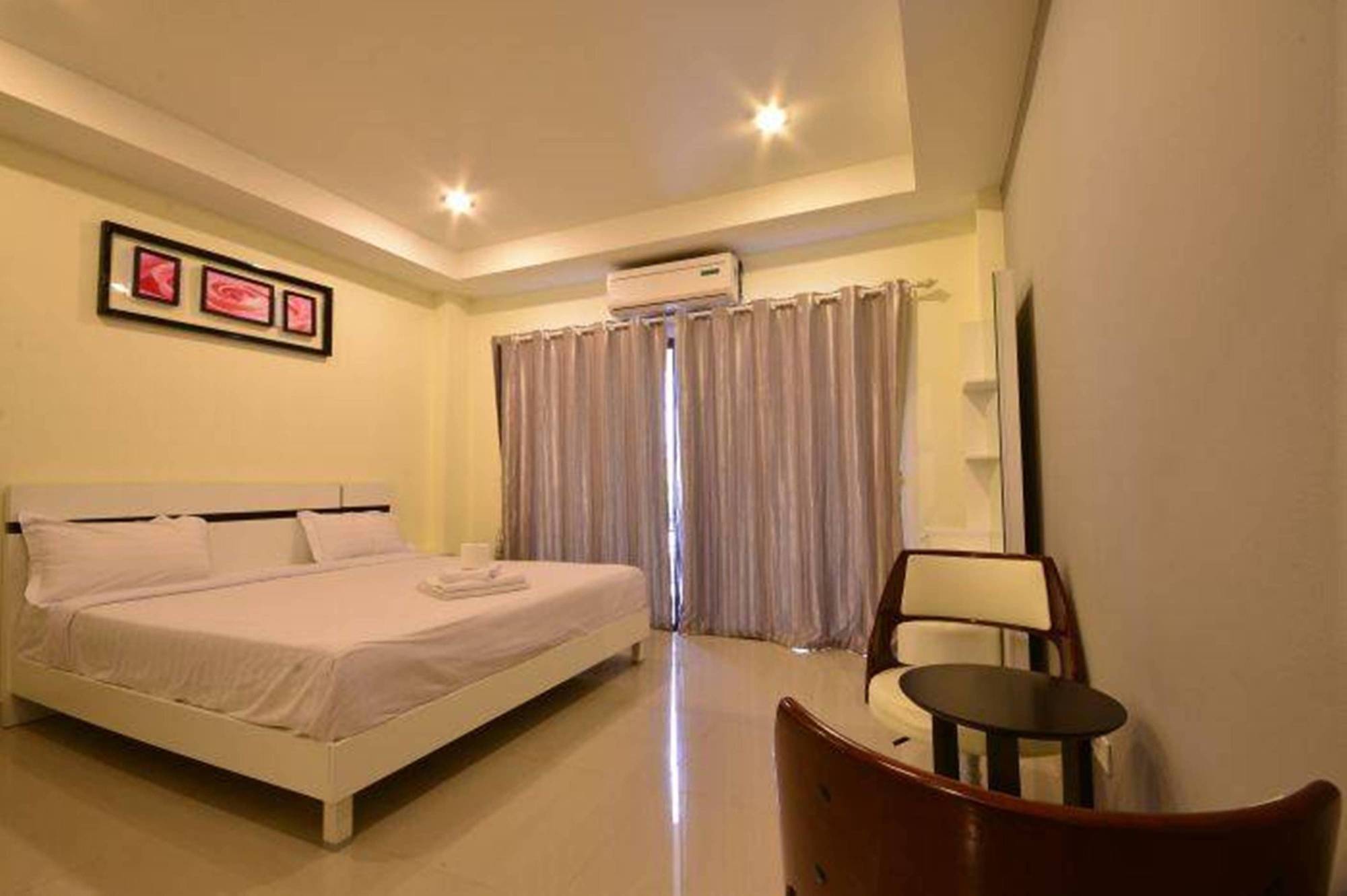 Royal Q & D Suites Pattaya Eksteriør bilde