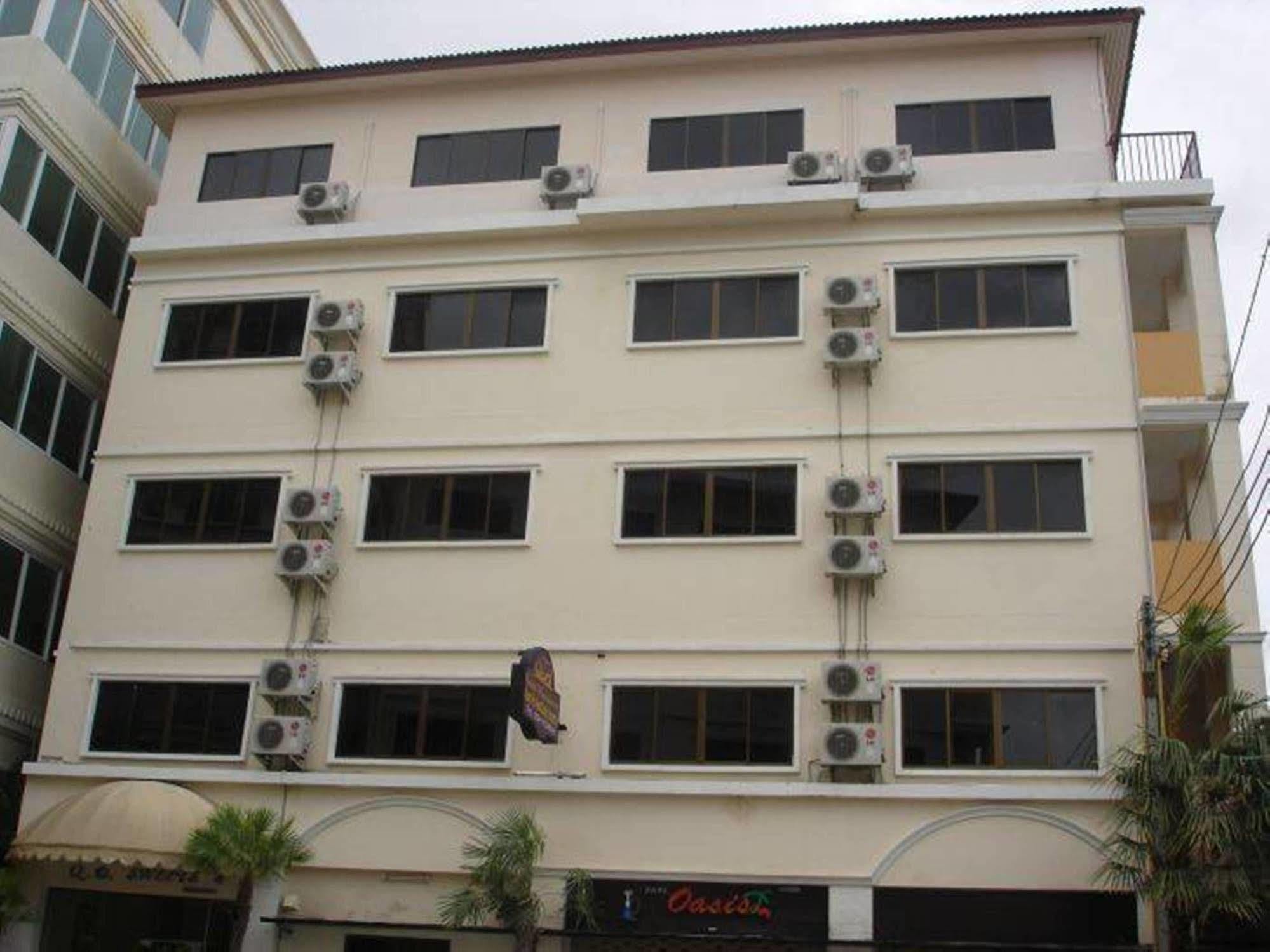 Royal Q & D Suites Pattaya Eksteriør bilde